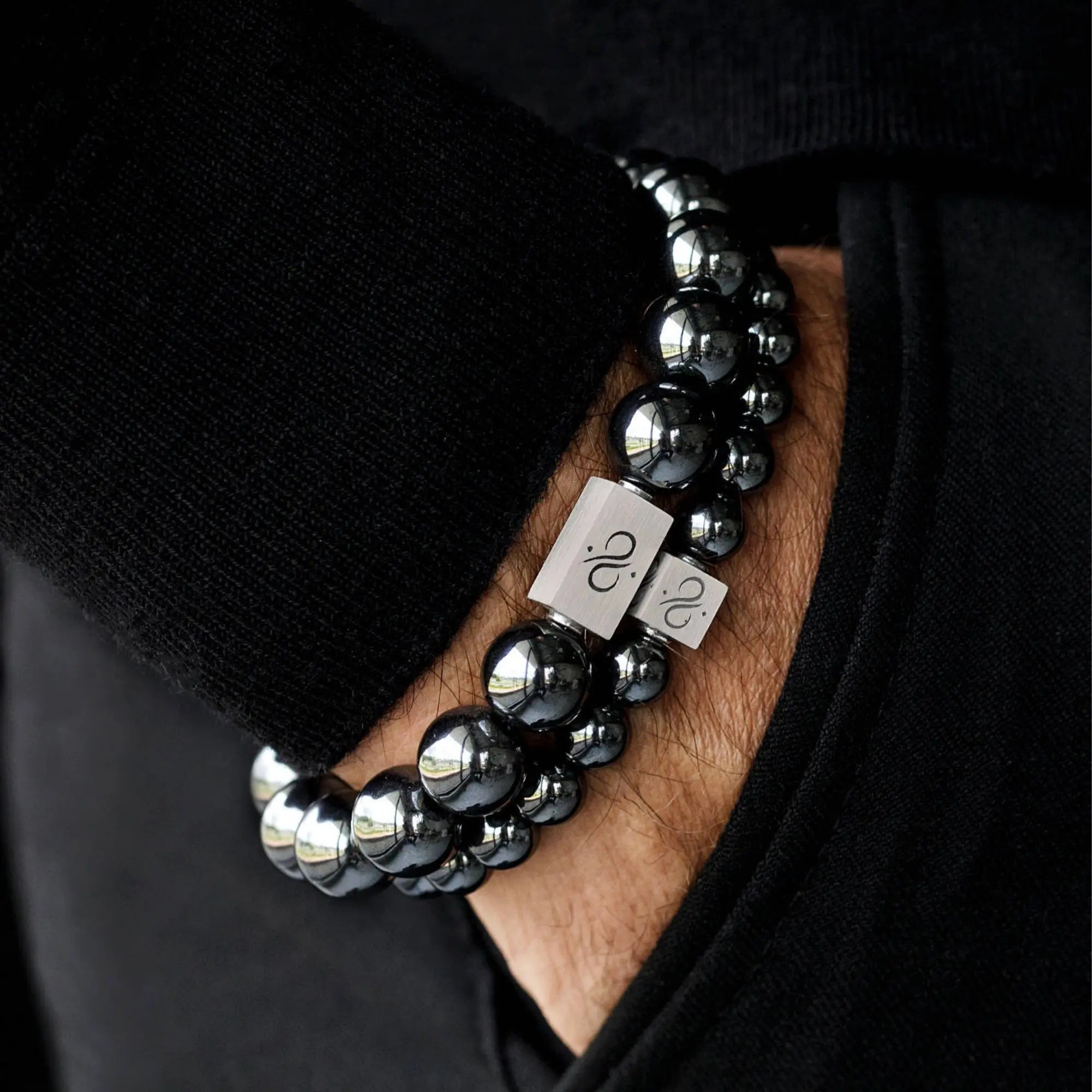 square2-ClassicHematite_8mm_Silverbracelet.jpg